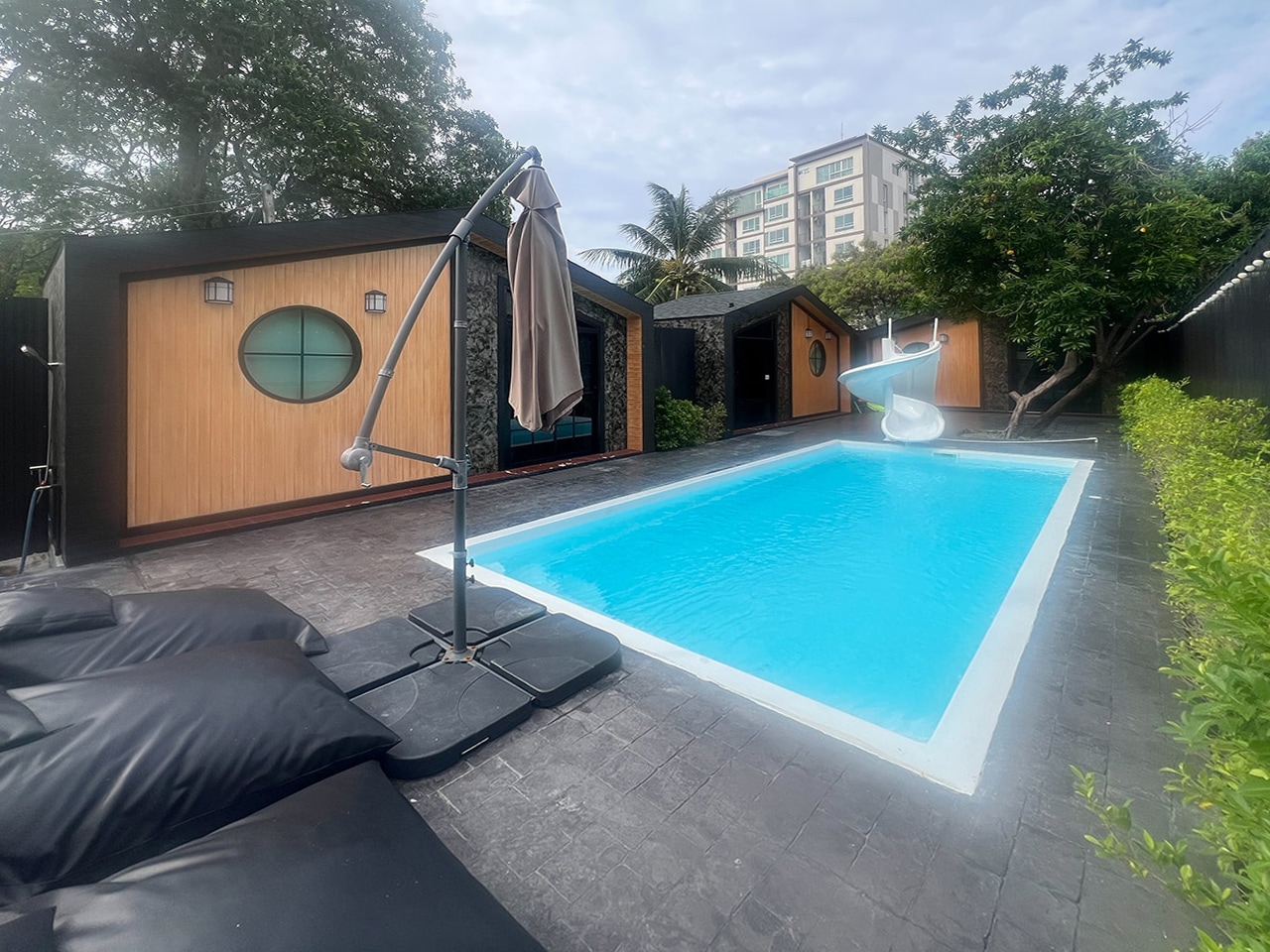 https://admin.pattayavillaresort.com/assets/251b1991-4bb2-4880-9f42-435f615649a8