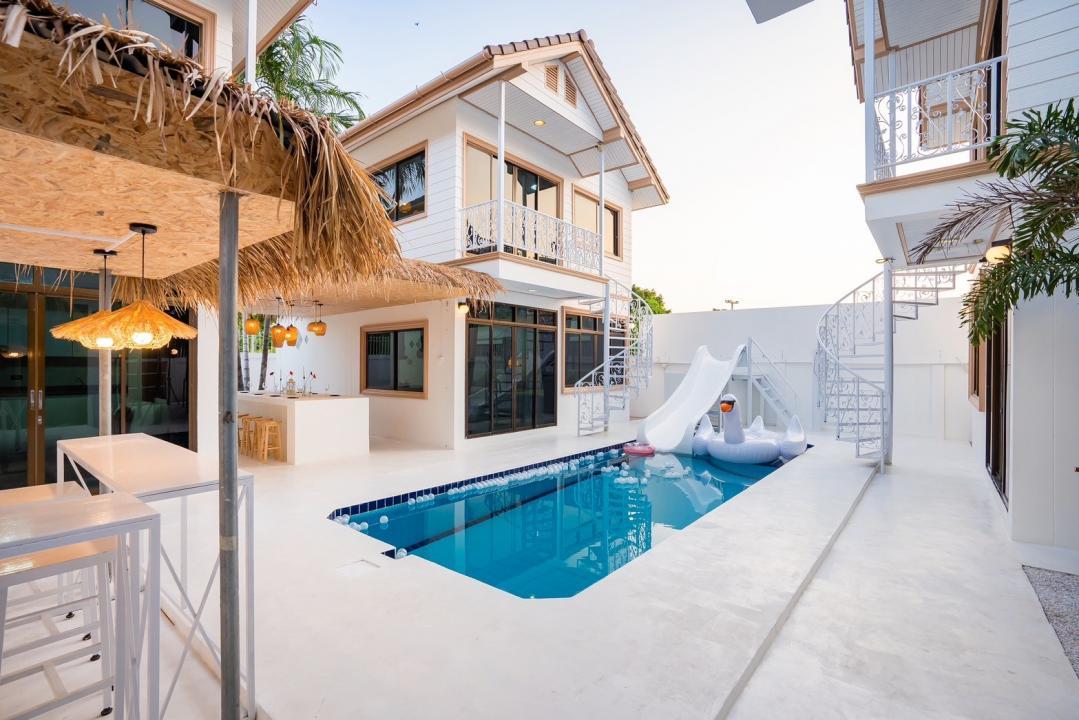 https://admin.pattayavillaresort.com/assets/7c790b1c-f0b6-40a3-a84a-6bfb21bd9306