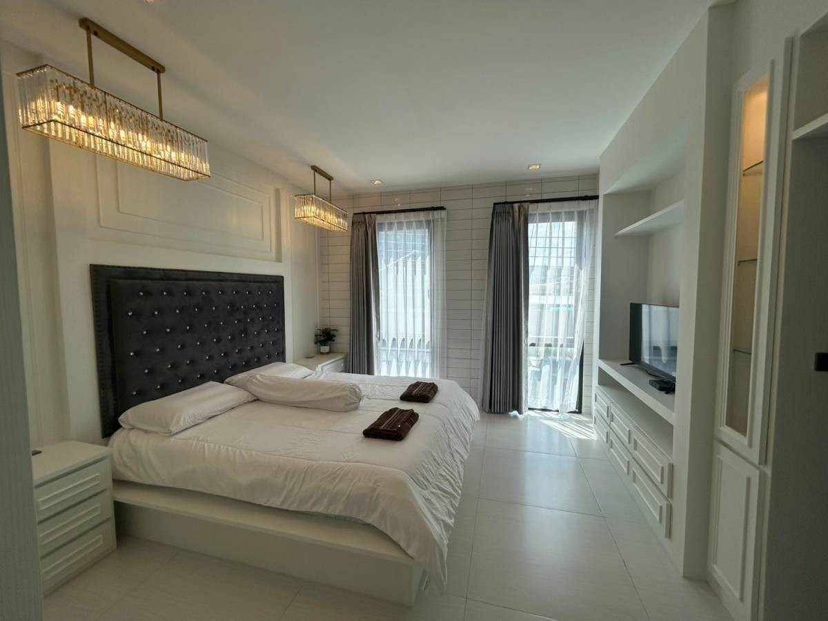 https://admin.pattayavillaresort.com/assets/b81809b2-d1d0-4a65-b69a-883798c6776c